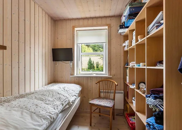 Fy166-middelfart-skrillinge-strand-100 Feriehus *
